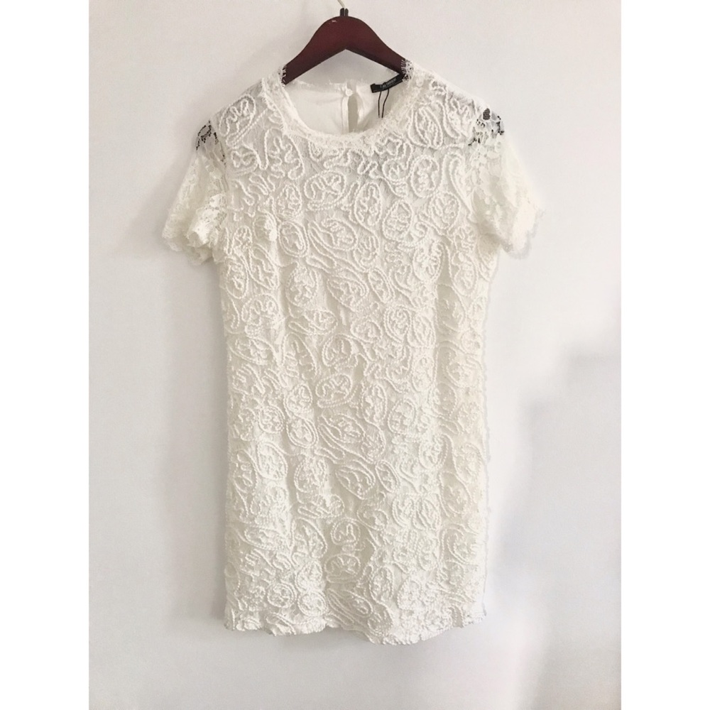 Zara Trafulac • Eyelet Lace Dress